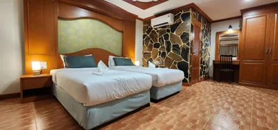 슈페리어 트윈룸 — Arya Suites Patong Beach